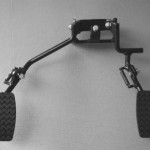 Aufklappbares Gaspedal für links und rechts