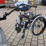 Kofferraumlift Brig Ayd hebt Rollstühle und Elektroscooter