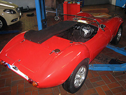Ginetta G4 rot